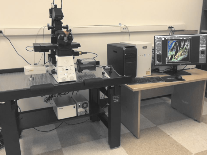 A state-of-the-art microscope setup in Kettering University's Advanced Microscopy Laboratory supports high-resolution imaging for cutting-edge research and analysis.