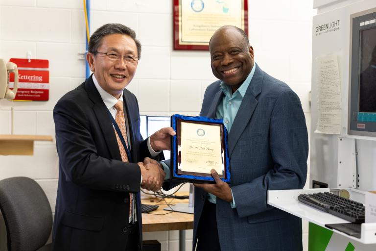 Dr. Joel Berry and Provost Dr. James Zhang dedicate the Kingsberry Sustainability Lab