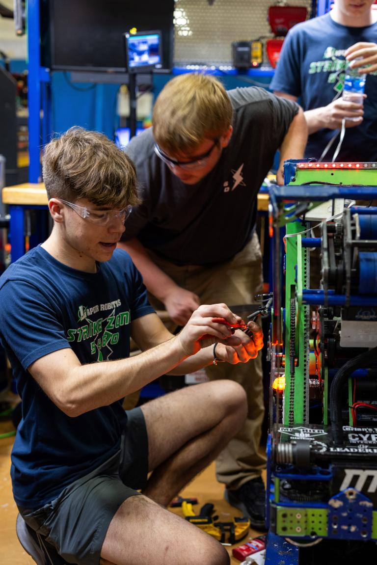 Students compete at 25th Annual Kettering Kickoff First Robotics Competition